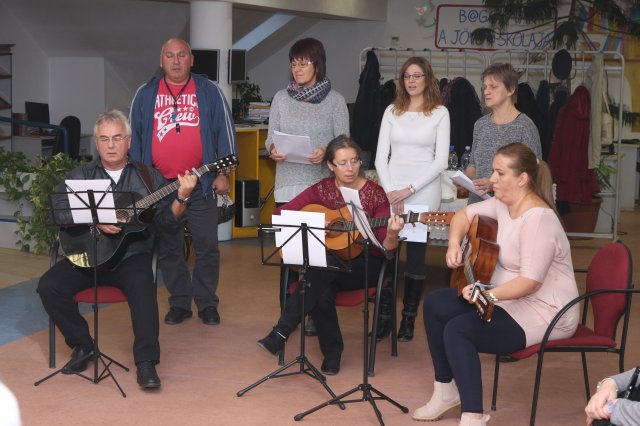 Nyugdíjas pedagógusok köszöntése