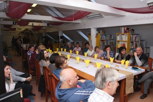 Nyugdíjas pedagógusok köszöntése