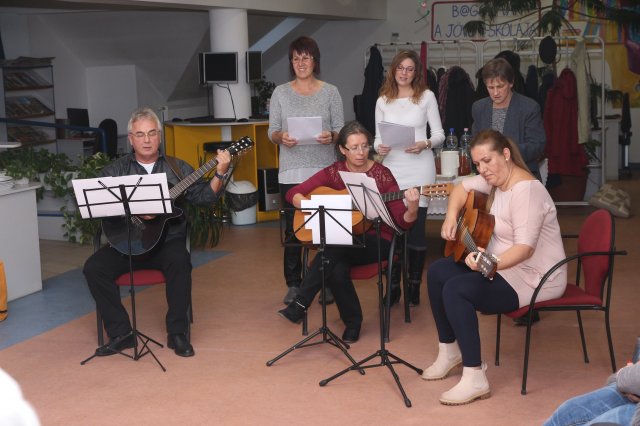 Nyugdíjas pedagógusok köszöntése