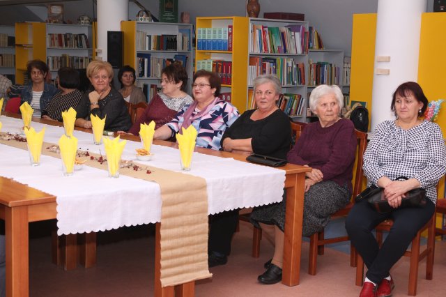 Nyugdíjas pedagógusok köszöntése