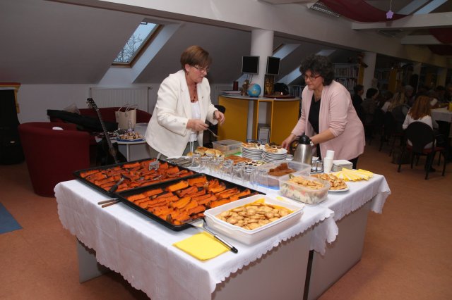 Nyugdíjas pedagógusok köszöntése