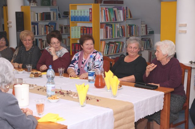 Nyugdíjas pedagógusok köszöntése