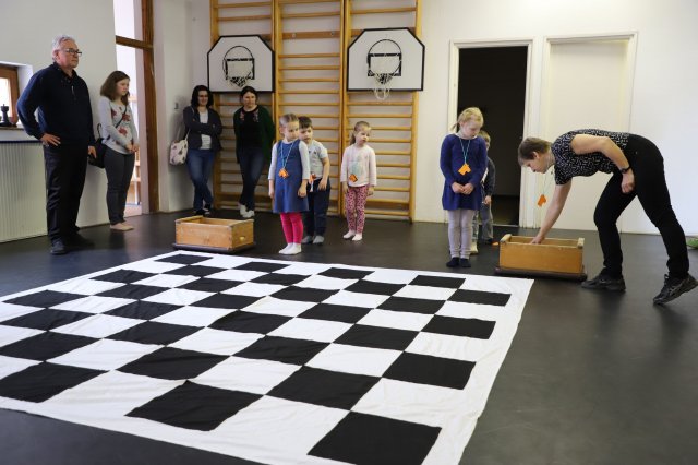 Iskolába hívogató