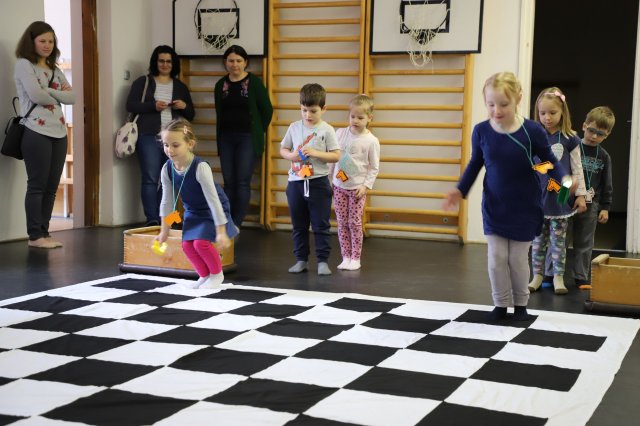 Iskolába hívogató