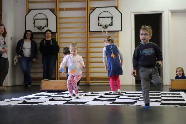 Iskolába hívogató