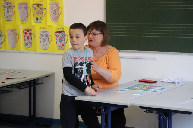 Iskolába hívogató