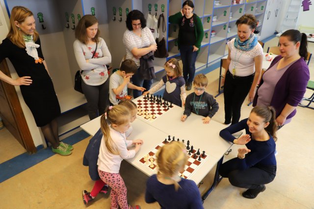 Iskolába hívogató