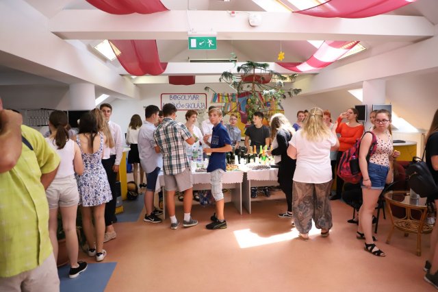 Búcsúzó a pedagógusoktól