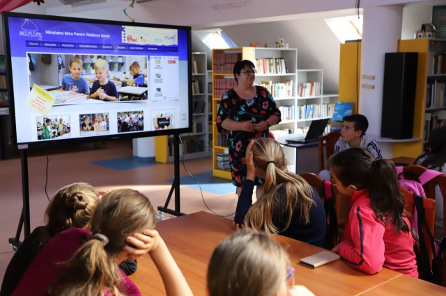 Határon innen és túl