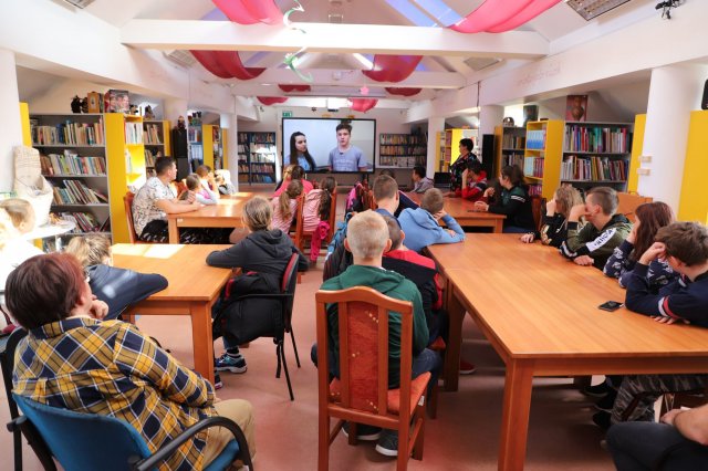 Határon innen és túl