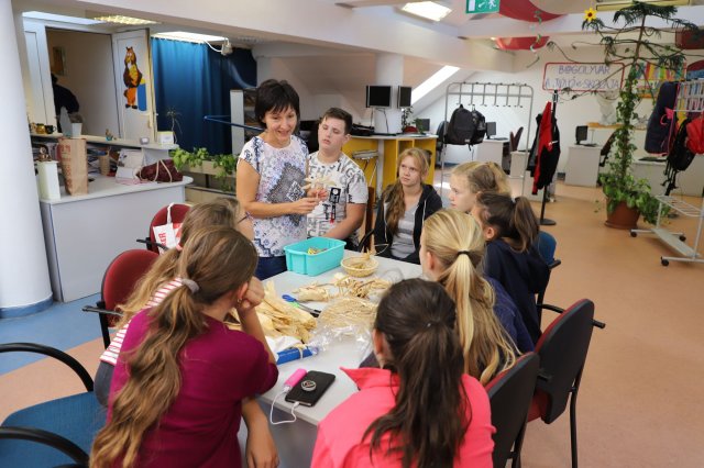 Határon innen és túl