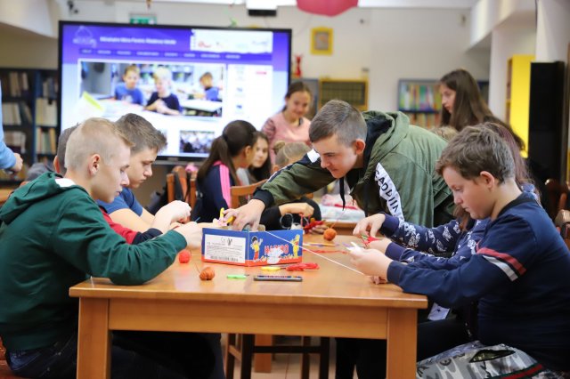 Határon innen és túl