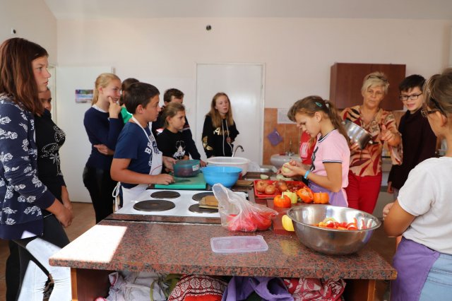 Határon innen és túl