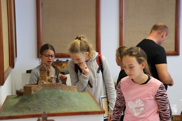 Határon innen és túl