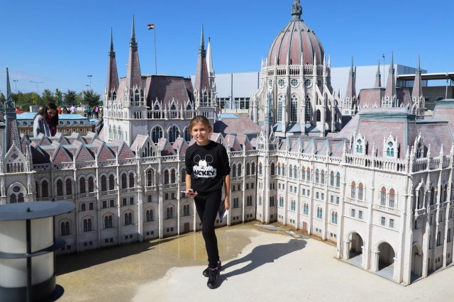 Határon innen és túl