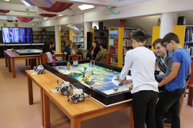 Robotika szakkör bemutatkozója