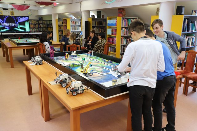 Robotika szakkör bemutatkozója