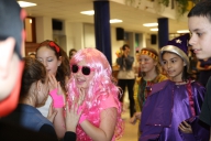 Rengeteg jelmezes gyerek!