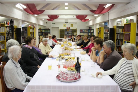 Nyugd&iacute;jas pedag&oacute;gusok k&ouml;sz&ouml;nt&eacute;se