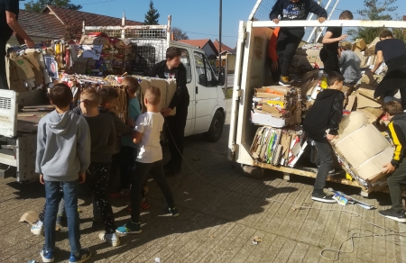 K&ouml;sz&ouml;nj&uuml;k!