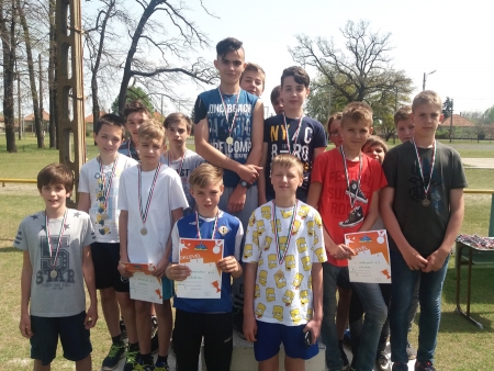 Atl&eacute;tika első hely